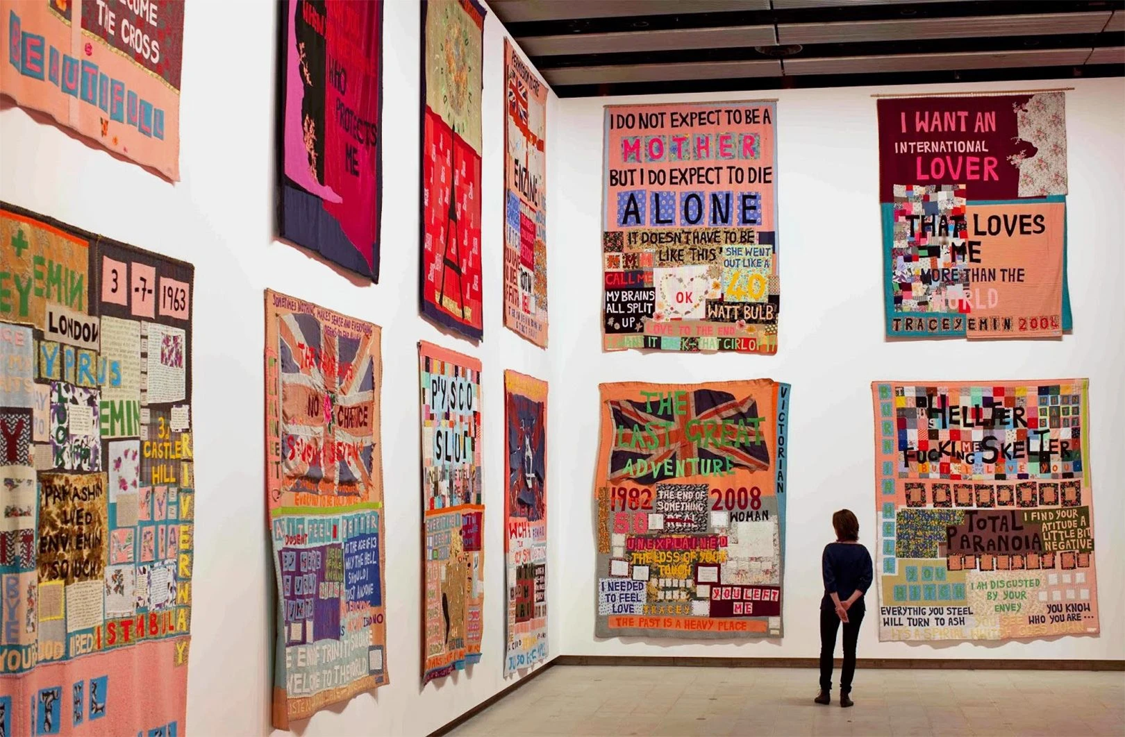 Фрагмент выставки Трейси Эмин Love is What You Want в галерее Hayward Gallery. Лондон, 2011.<br>Фото: David Levene
