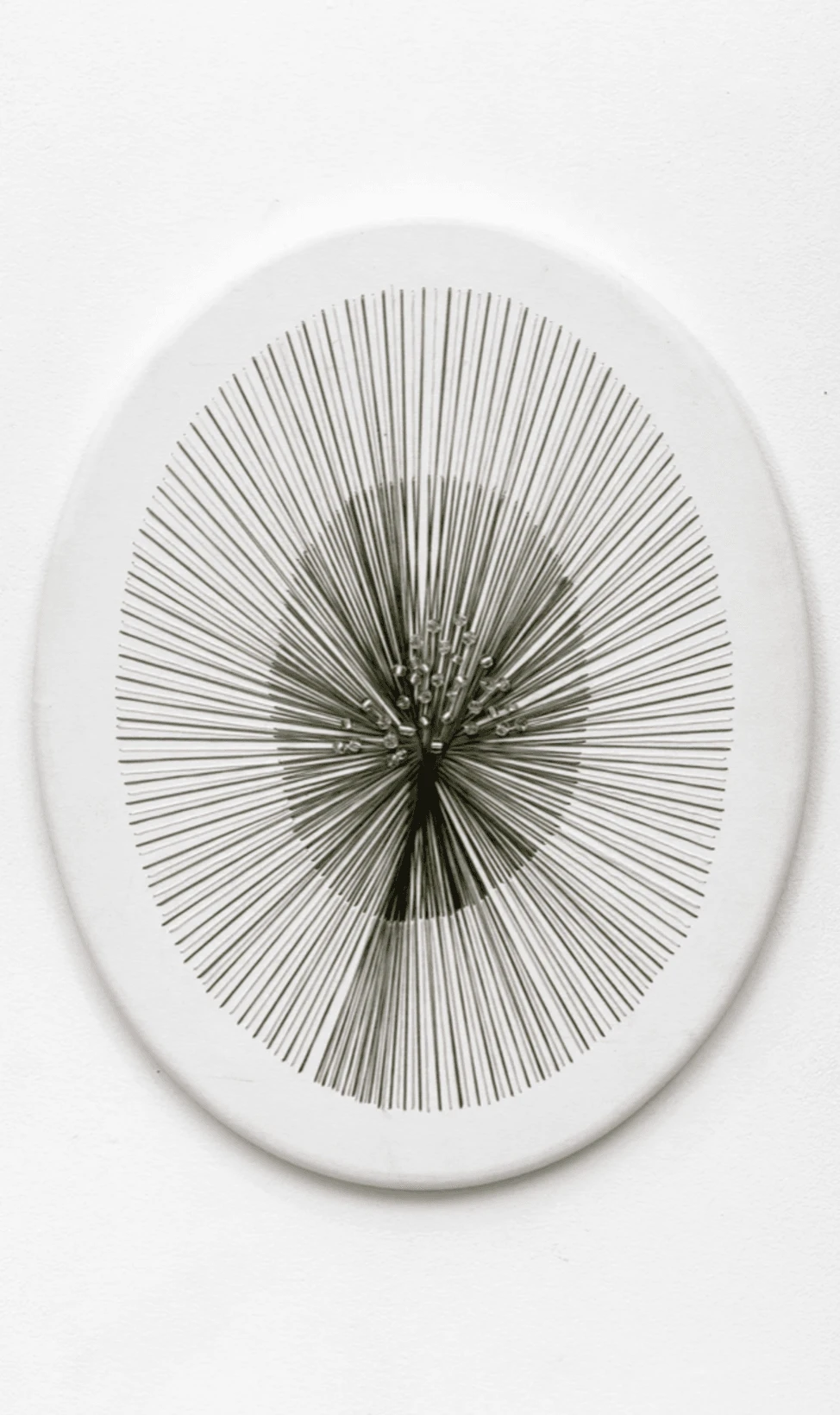 Без названия. 2022. Холст, бисер, шелковая нить.<br>
Изображение: Галерея Анна Нова, Санкт-Петербург