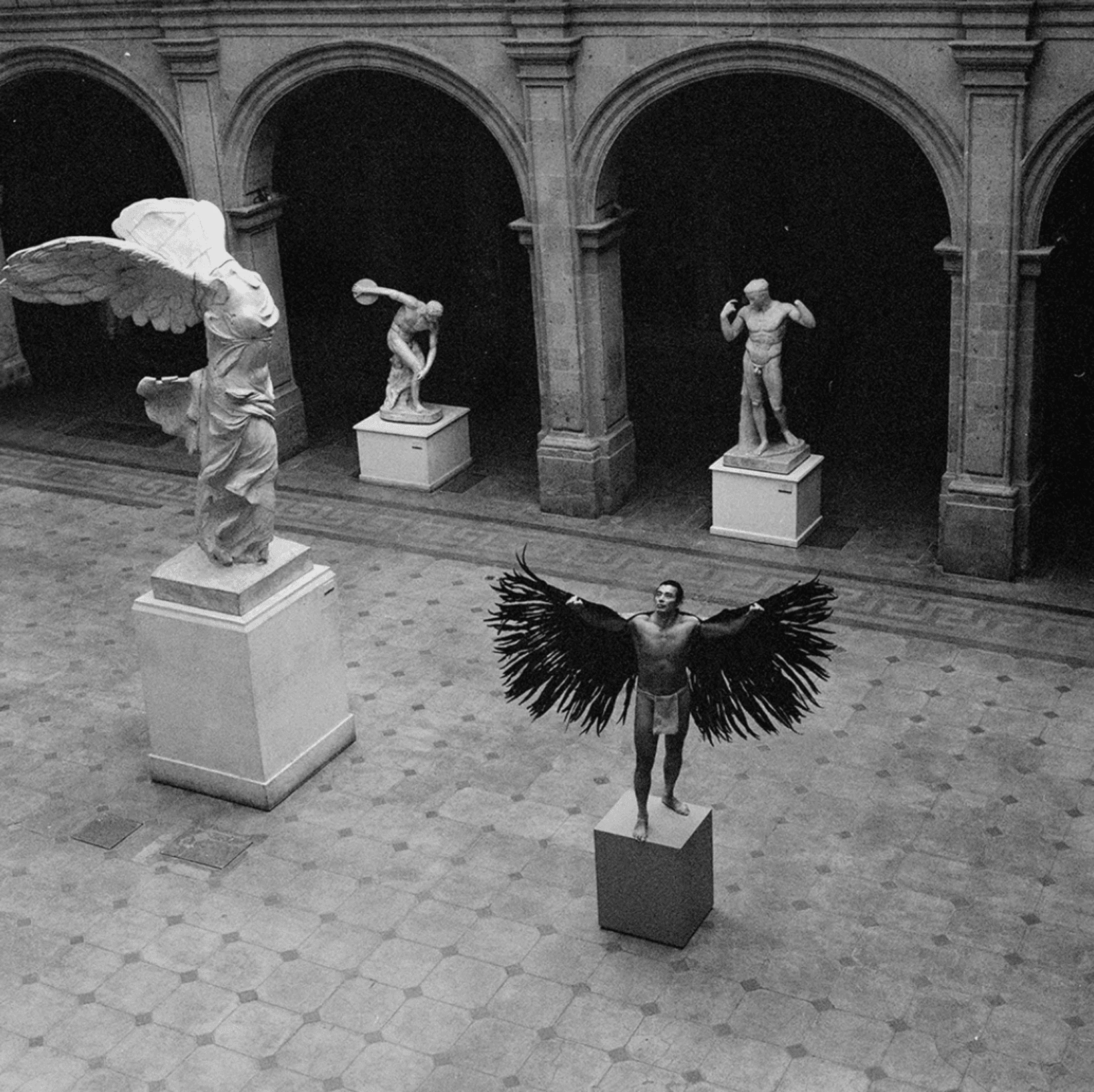 Крылья. Академия Сан-Карлос. Мехико. Из серии «The Model: Classic and Contemporary». 2018. Аналоговая фотография, Inkjet print. <br>
Фото: Галерея Анна Нова, Санкт-Петербург