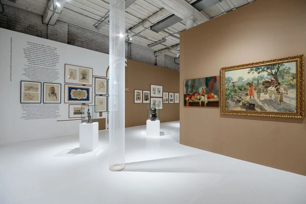 Фрагмент выставки «Казань — Ташкент. Пересечения в искусстве ХХ века» в Центре современной культуры «Смена». Казань, 2026. <br>Фото: Даниил Шведов. Courtesy «Смена»