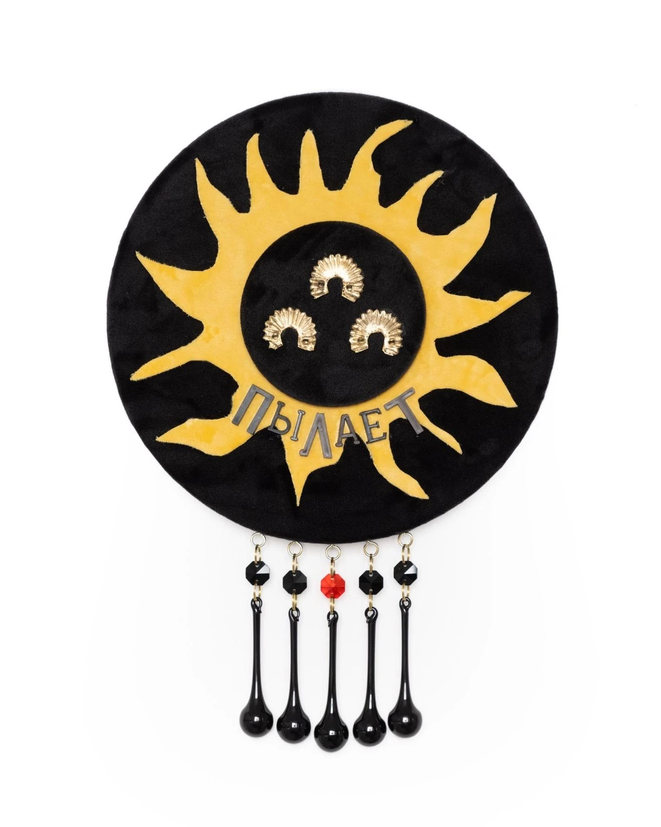 Без названия. 2025. Смешанная техника.<br>
Изображение: Галерея MYTH