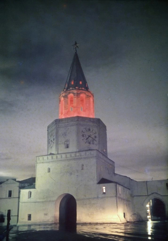 Установка «Малиновый звон» на Спасской башне Казанского кремля. 1967.<br>Фото: Фонд поддержки аудиовизуального и технологического искусства «Прометей» имени Б. Галеева