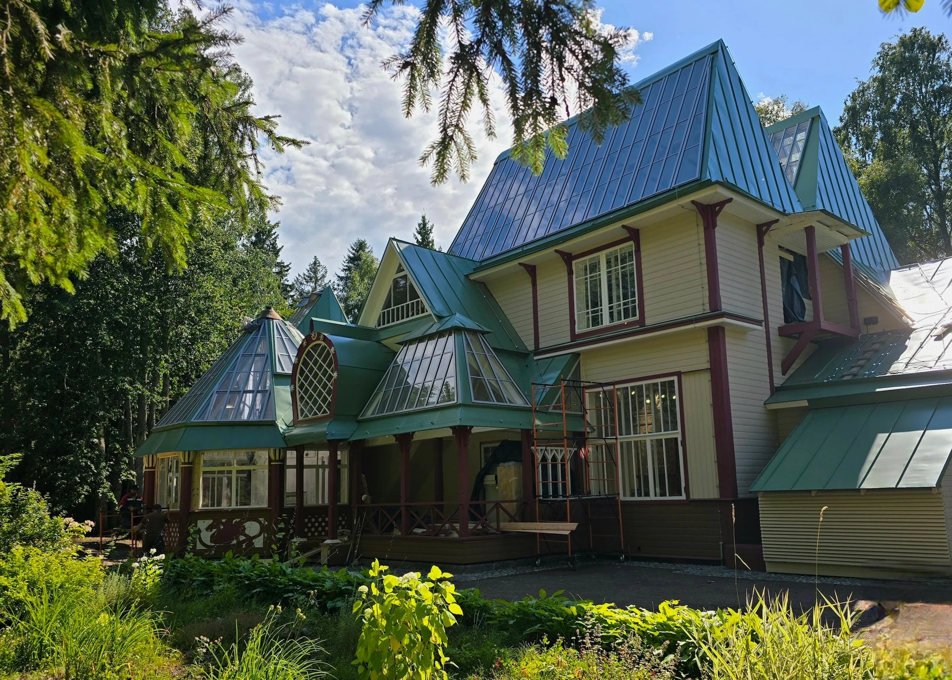 «Пенаты» Репина временно открылись после реставрации