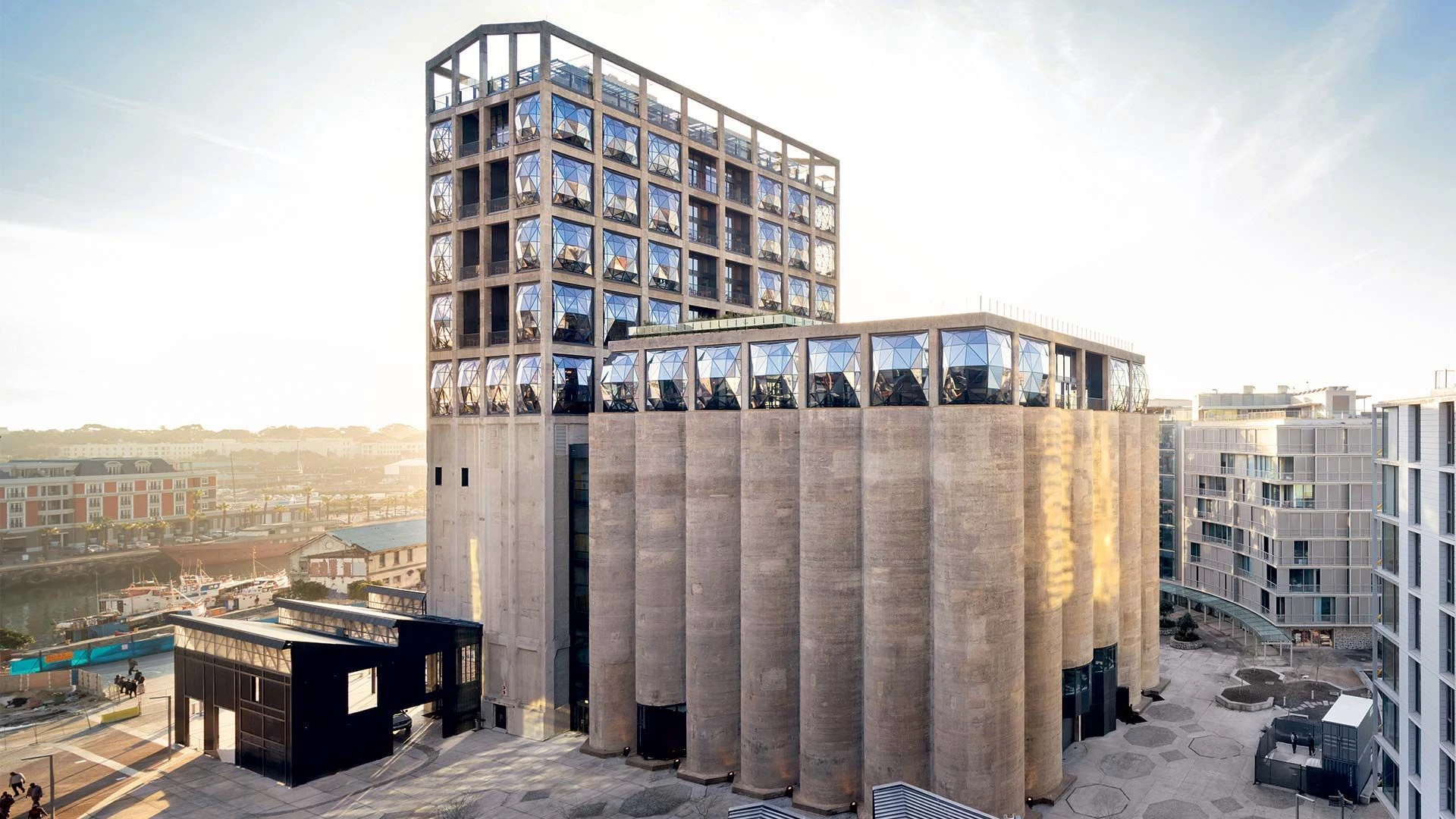 Zeitz MOCAA (Музей современного искусства Африки), Кейптаун. Архитектор: Томас Хезервик / Heatherwick Studio. 2017.
<br>
Фото: Iwan Baan / Zeitz MOCAA