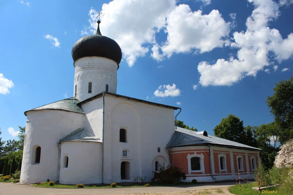 В Снетогорском монастыре в Пскове нашли фрески XV века