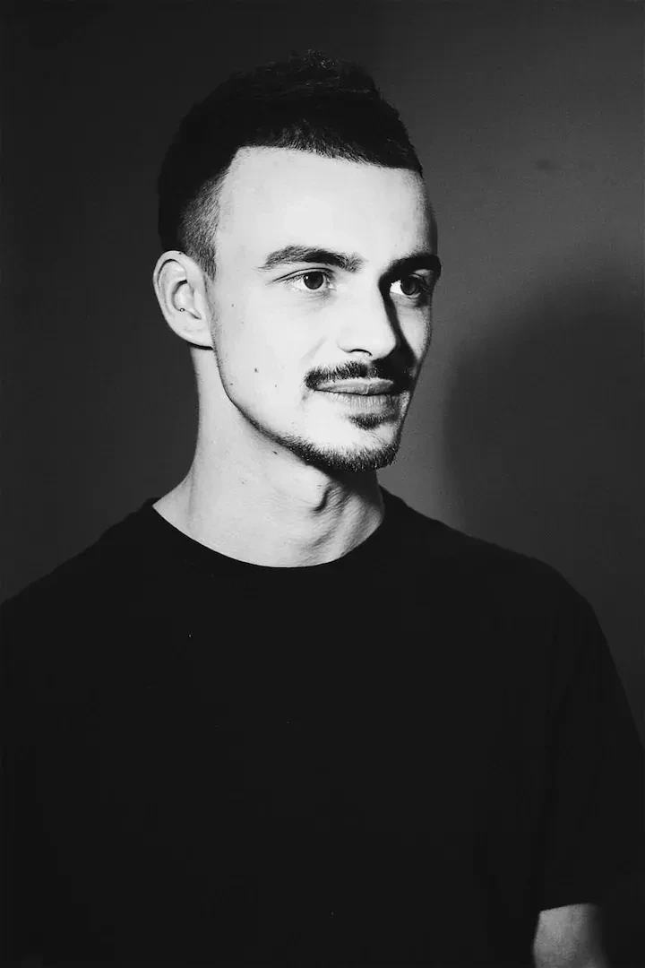 Леша Мелки