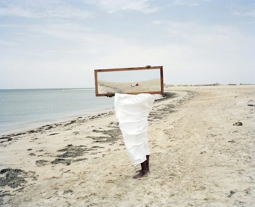 Давит Л. Петрос.