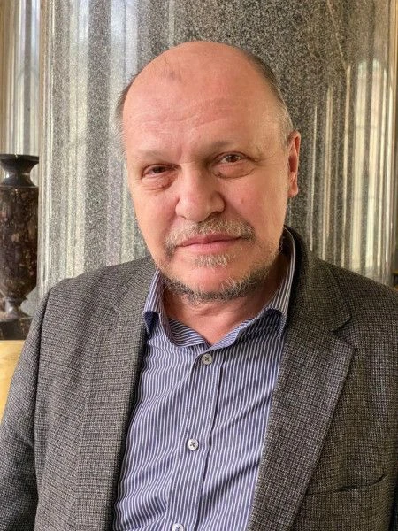 Алексей Ларионов