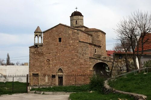 В Феодосии обрушилась стена армянского храма XV века