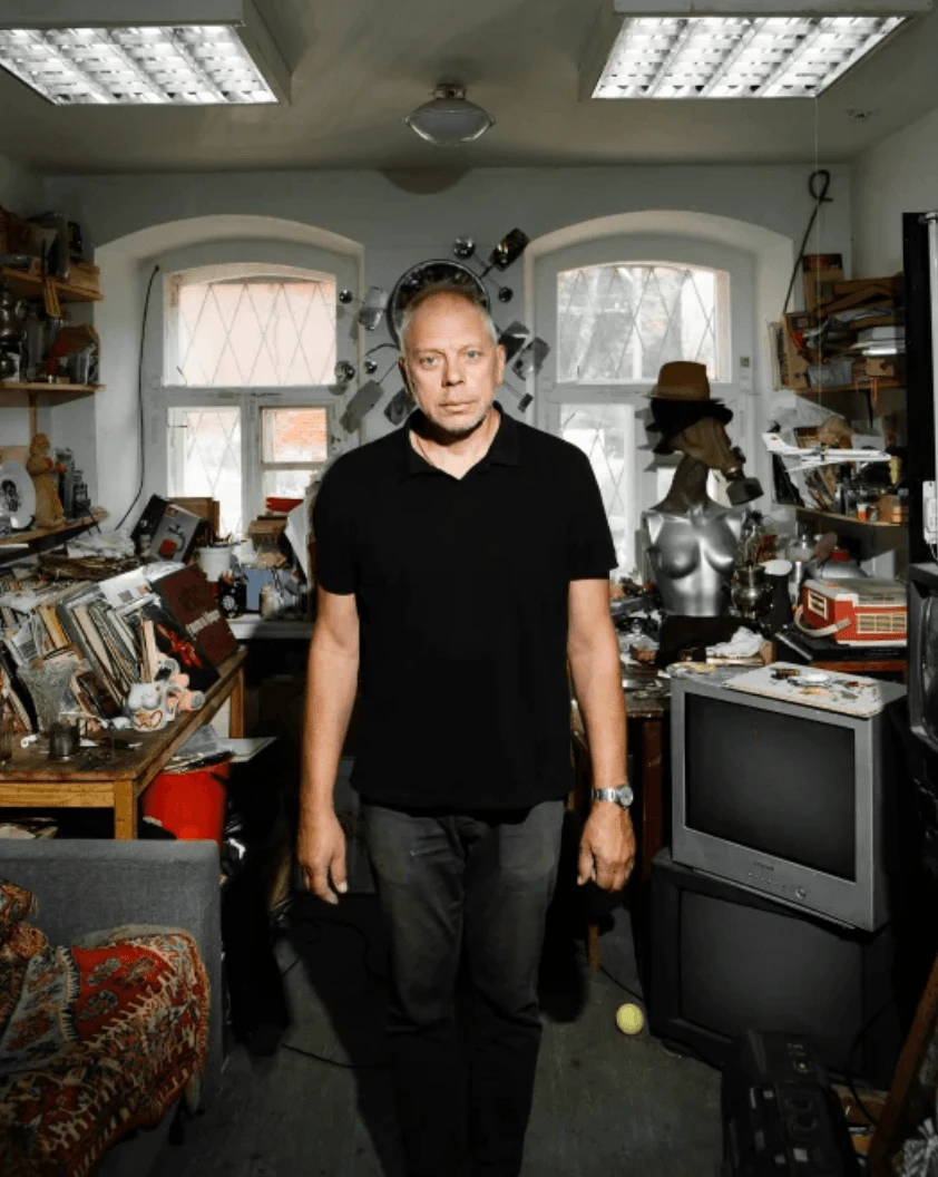 Александр Лавров