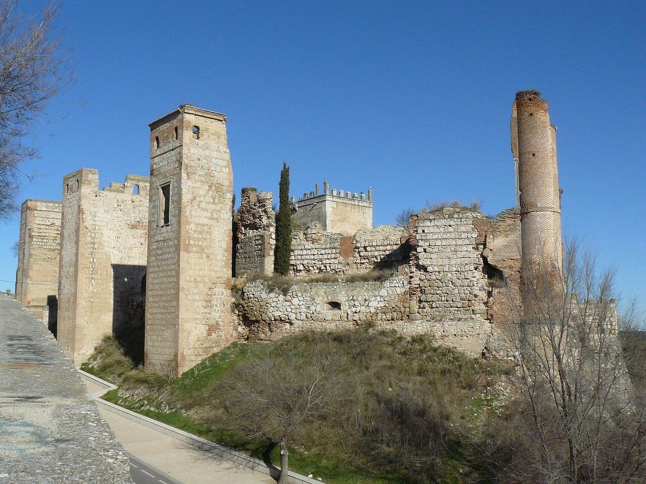 В испанском замке Эскалона обрушилась средневековая башня